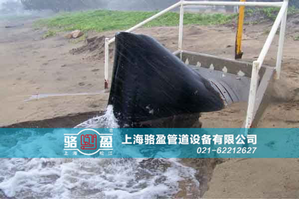 法蘭式<a href=http://www.daogelasi.cn/ target=_blank class=infotextkey><a href=http://www.daogelasi.cn target=_blank class=infotextkey>鴨嘴閥</a></a>運(yùn)行現(xiàn)場(chǎng)