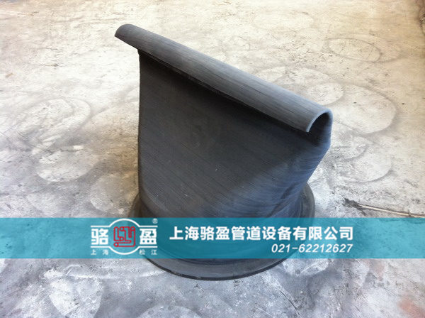 大口徑彎嘴法蘭式<a href=http://www.daogelasi.cn/ target=_blank class=infotextkey><a href=http://www.daogelasi.cn target=_blank class=infotextkey>鴨嘴閥</a></a>生產(chǎn)現(xiàn)場